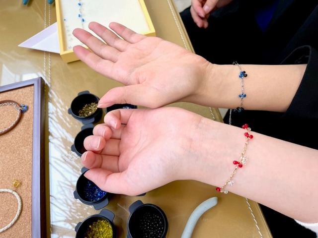 ���q�l�̍�i�A