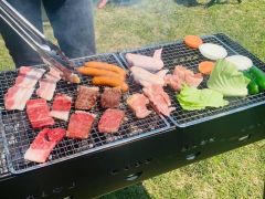 和牛ロース・豚バラ・とりもも・手羽先・ウインナー・焼き野菜 焼きそばもついてくる