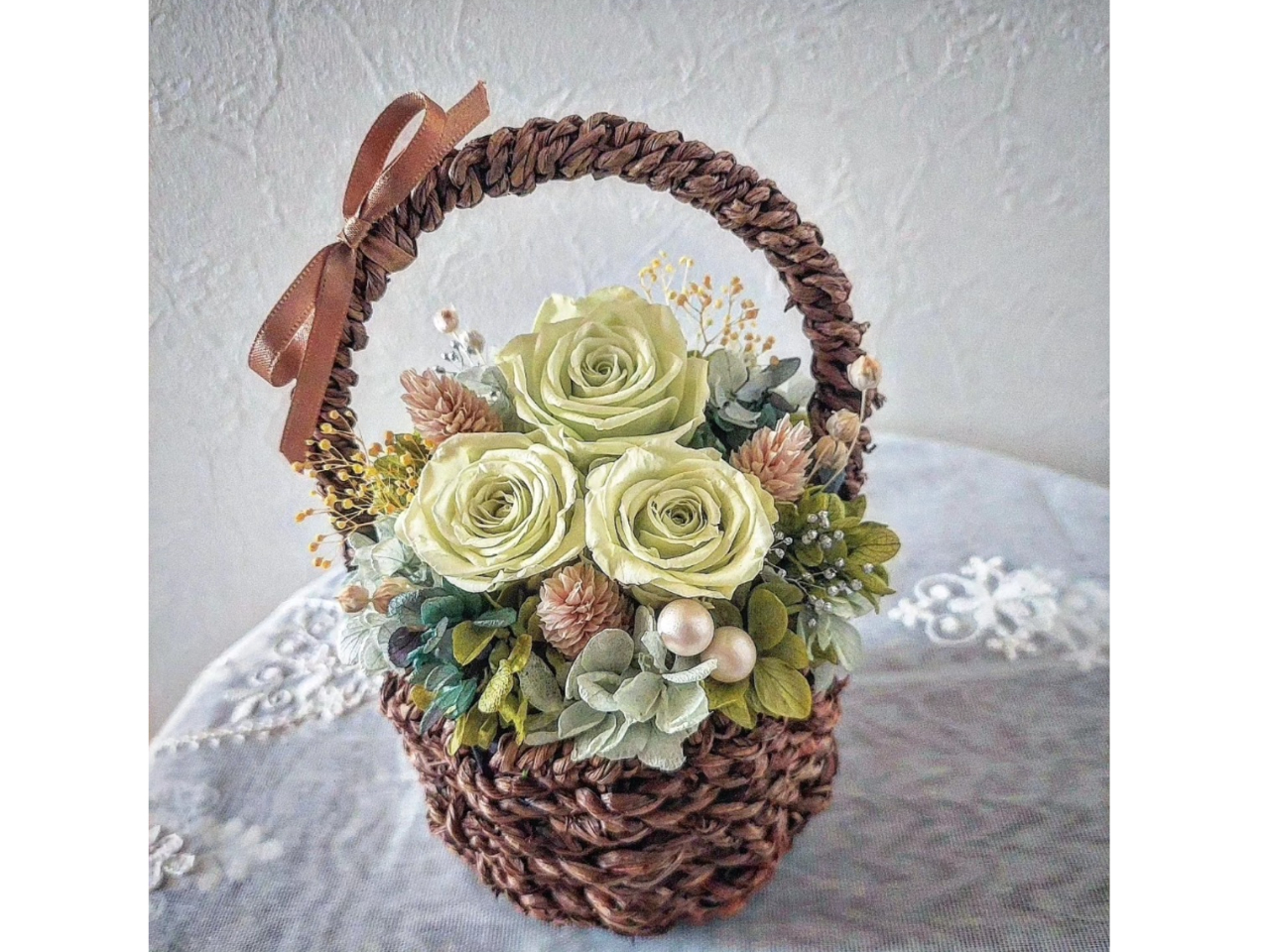 ご自身の好きな色の花を選び、お作りいただけます。