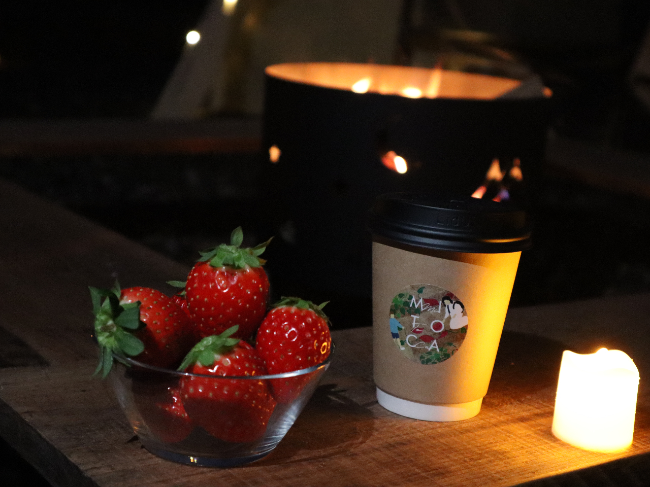 【岐阜・山県市/いちご狩り】\ナイトいちご摘み取り+焚き火体験プラン/入場料10...