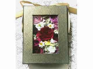 沢山の薔薇と小花と小鳥たち