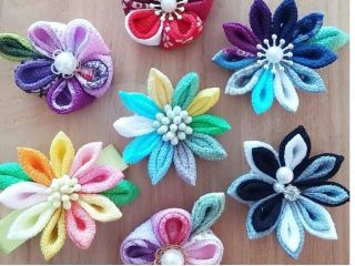 体験でお作り頂く小花はすべてお好きな色で作れます♪