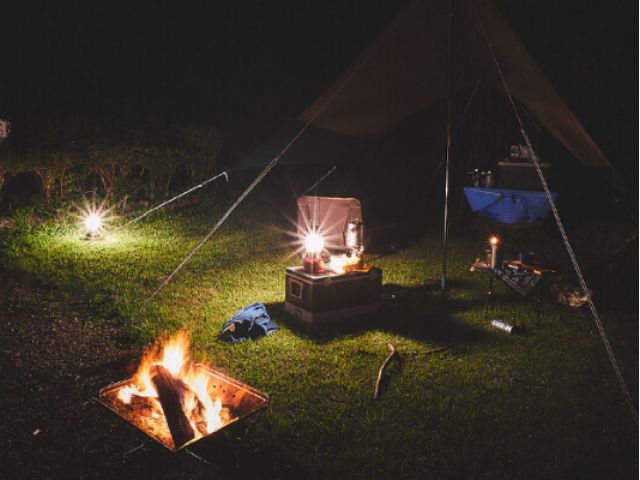 夜のキャンプ