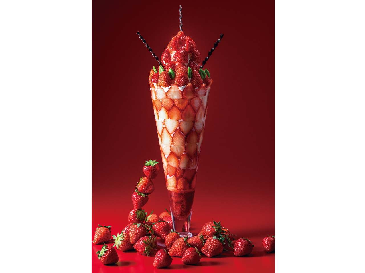 【女子会にも!】いちごツリー 栃木県産いちごのビッグパフェ カフェレストラン オ...