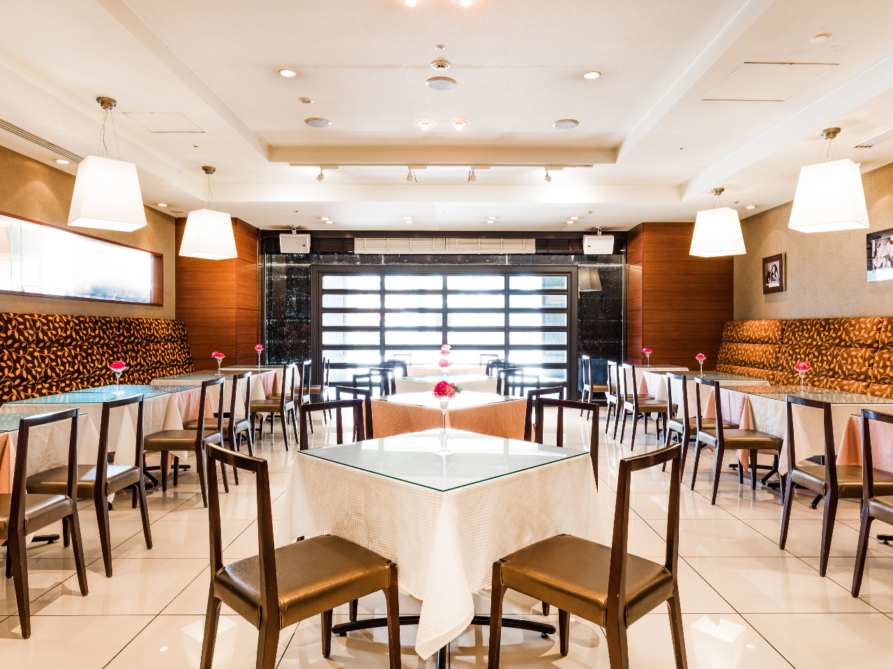 カフェレストラン オアシス 選べるメインディッシュ☆食後のデザート・ドリンクバー...