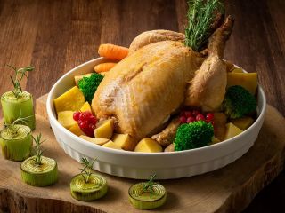 クリスマスの定番はもちろん、シェフ自慢のクリスマス料理をお愉しみください。