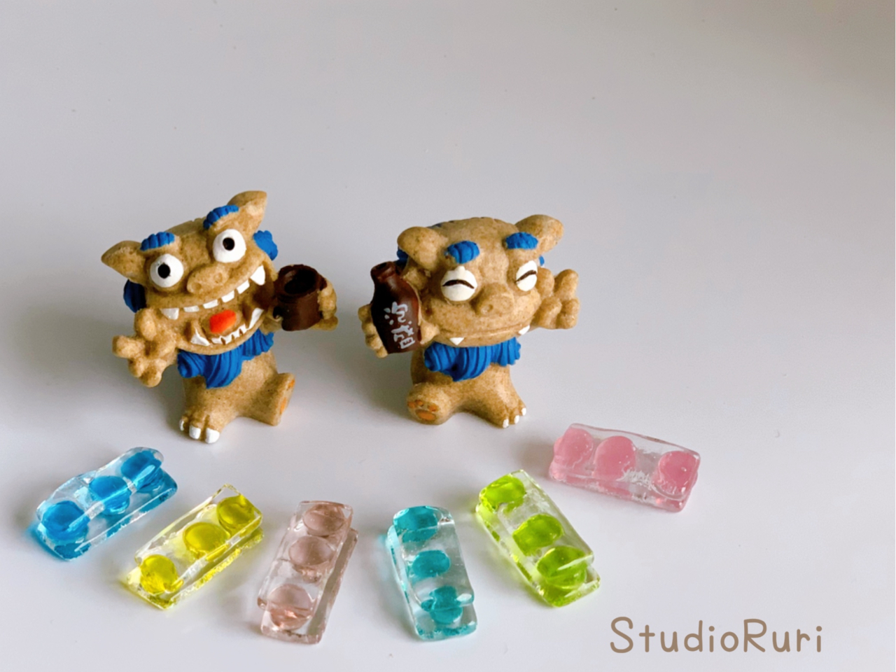 2.5cm�~1cm���ł̃l�b�N���X�w�b�h�ł��`�����͖_�K���X���J�b�g���ċ���ł���܂���