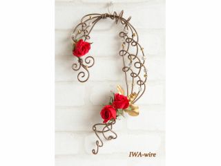 シャンパンブラウンのドアスワッグでお部屋をエレガントで華やかに♪