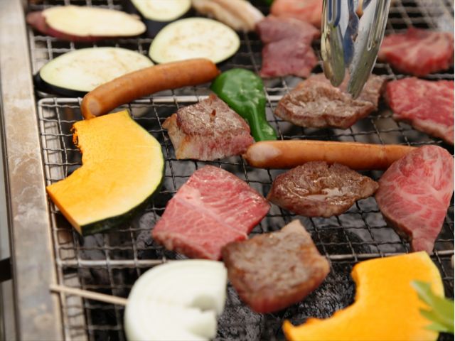 お肉は280gと大人でも十分入っているので、存分にお肉を楽しめます。