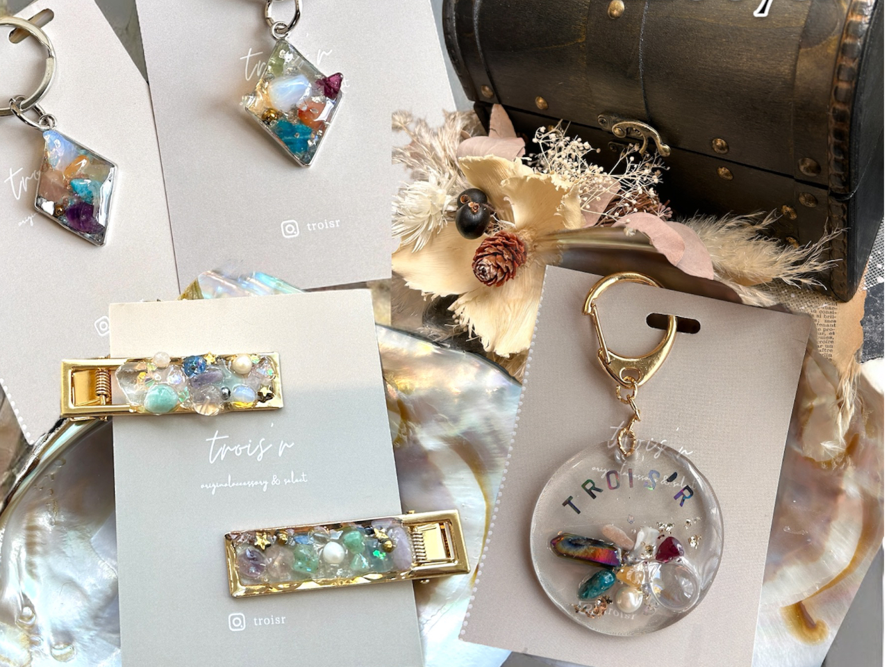 VR΃L[z_[orVR΃Nbv肢܂IiL[z_[݂͌ƃfUCقȂ܂)