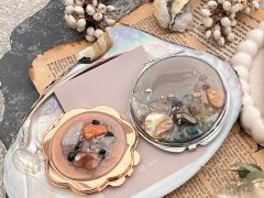 〈アンティーク調ミラー〉お好きな天然石でオリジナルミラーが作れます。