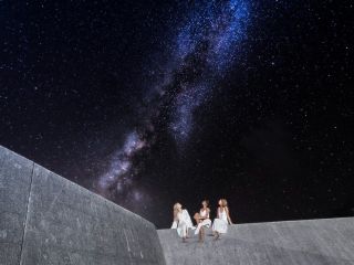 大好きな人や、お友達との幸せの思い出に! 天の川フォトや満月フォトを開催しています。