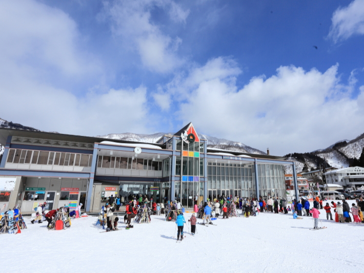 【3名様用!】白山一里野温泉スキー場 手ぶらde日帰り スキーツアー<金沢駅送迎...