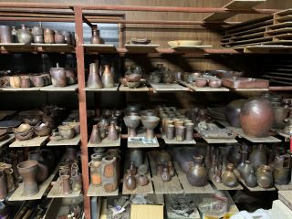 工房内の作品です。ひだすきの緋色のイメージです。