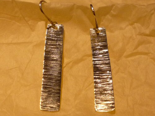 ピアス 槌目プレート 長方形