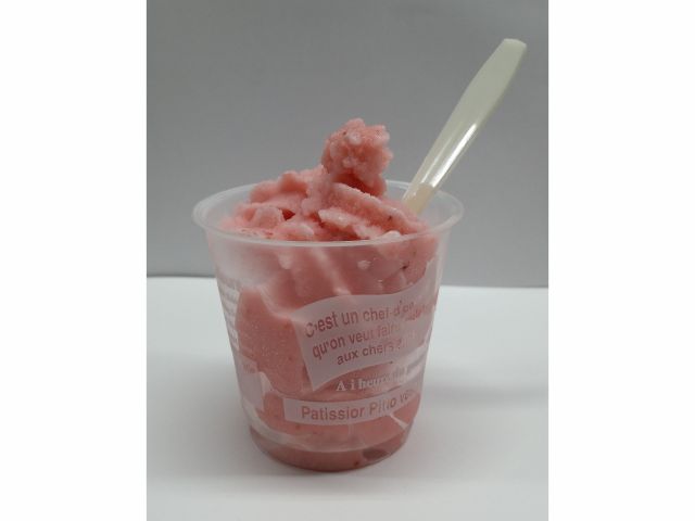 市野園芸オリジナルの生いちごシャーベット☆これはチョー美味しいって個人的に思ってます(笑)