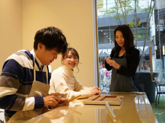 スタッフがしっかりサポートいたしますので、手作り初心者の方にも安心してお作りしていただけます。