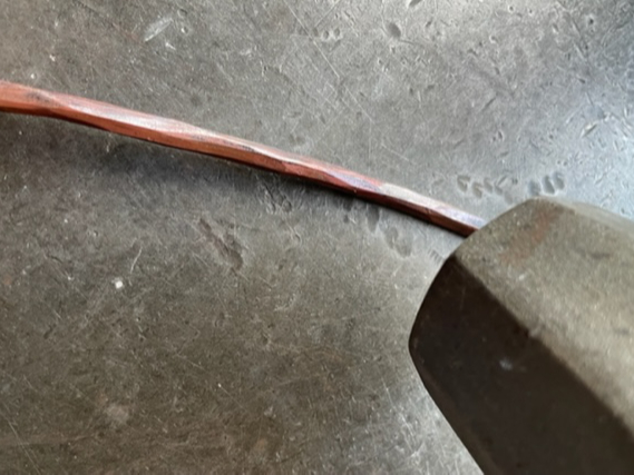 ꂻ̑fނ𖁂グۖ_ɓȒƂŒƖږ͗lł݂܂BƖڂ͂D݂ōזځEځErڂ̂RނIт܂B