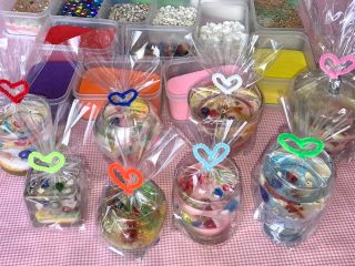 かわいいジェルキャンドル8種類のグラスから選べます。