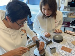 シルバー・七宝アクセサリーづくり】簡単な鍛金と七宝焼きで作る純銀槌