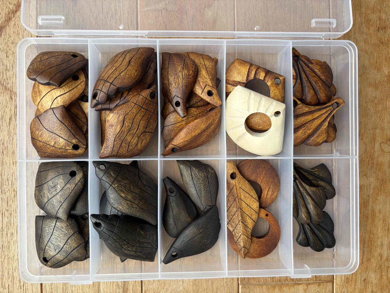 ���܂��܂Ȍ`�E�F�̓V�R�؂̃p�[�c�̒����炨�D���Ȃ��̂�I��Ő��삵�Ă��������B