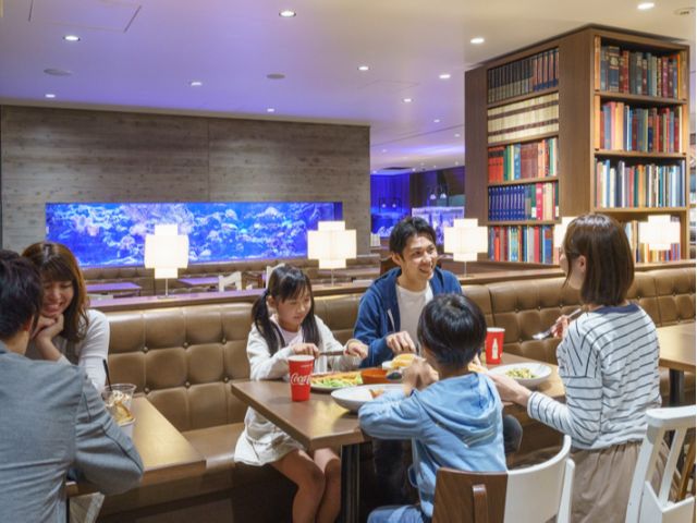 レストラン「レストランテ ロス クエントス デルマール」(1F)