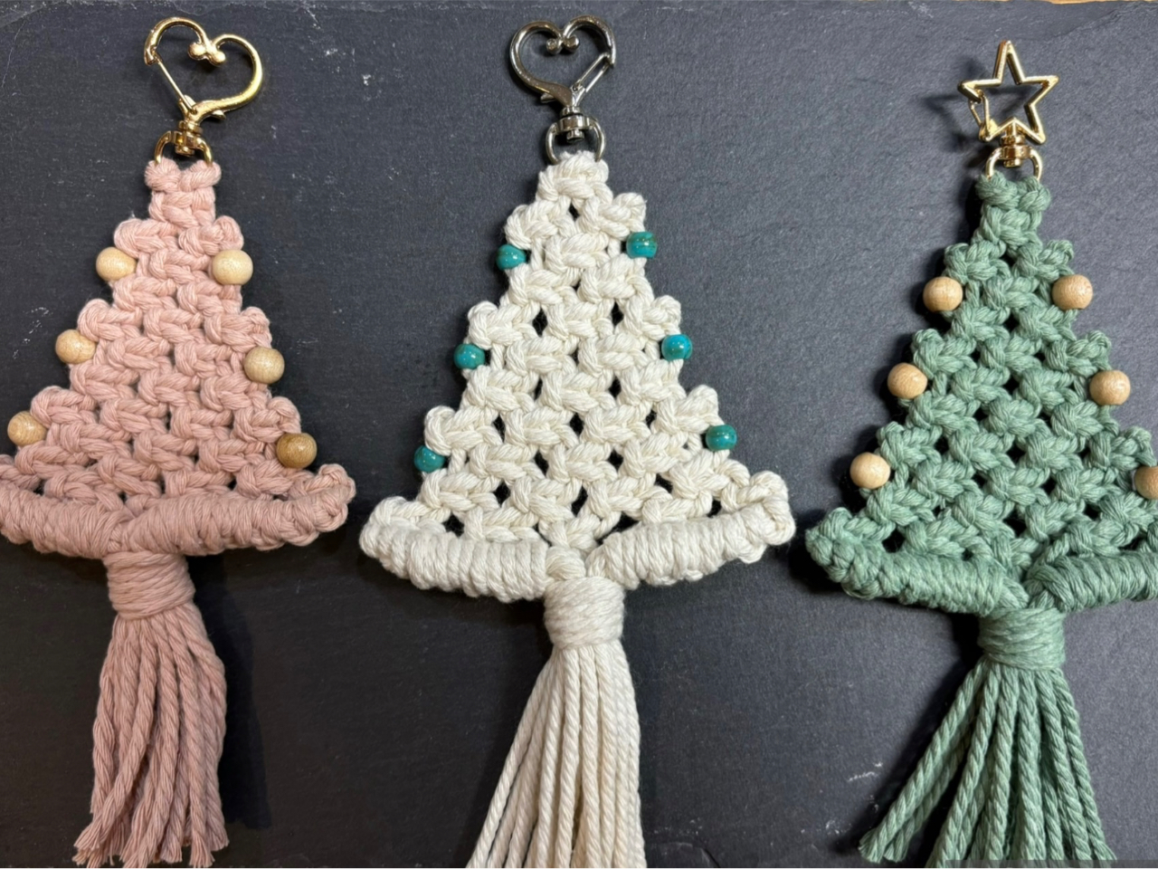 場所を選ばず、ちょこっと飾れるミニクリスマスツリー!チャームとしても使用できます