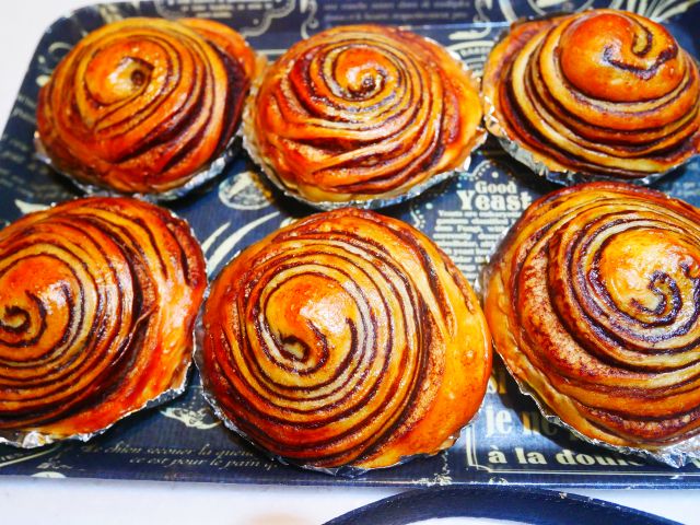 自家製チョコシートのチョコマーブルです。折り込みからの作業になります。