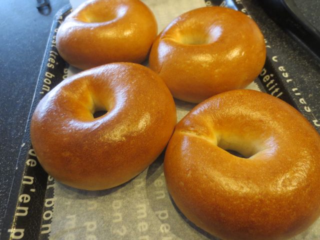つやピカもっちりベーグルはクセになる味わいです