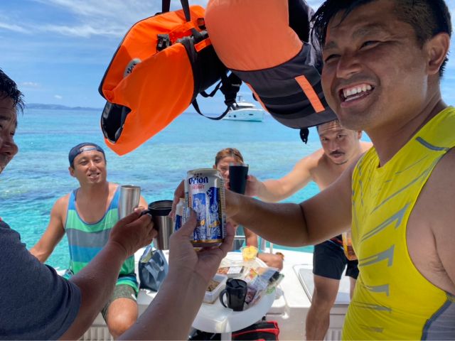 体験後は船上で乾杯