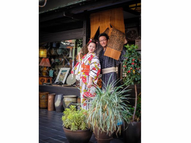 カップルで街を散策したり、栗林公園へも足を伸ばしてもらえます。