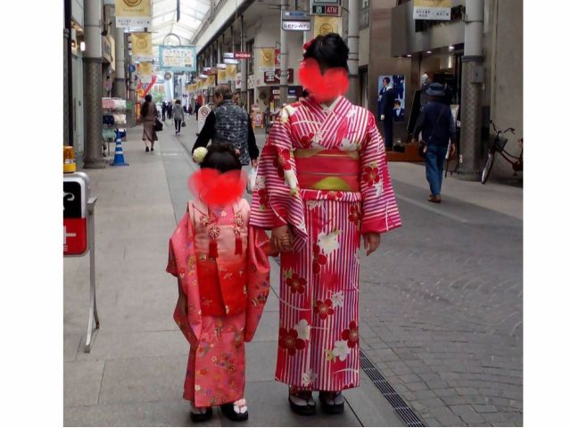 お子様用のお着物もご用意してますので、ご家族の皆さんで楽しんでもらえます。