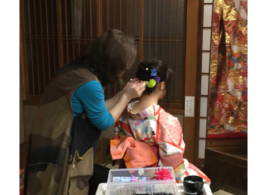 ご希望により、ヘアセットも可能です。(飾りもレンタルできます)