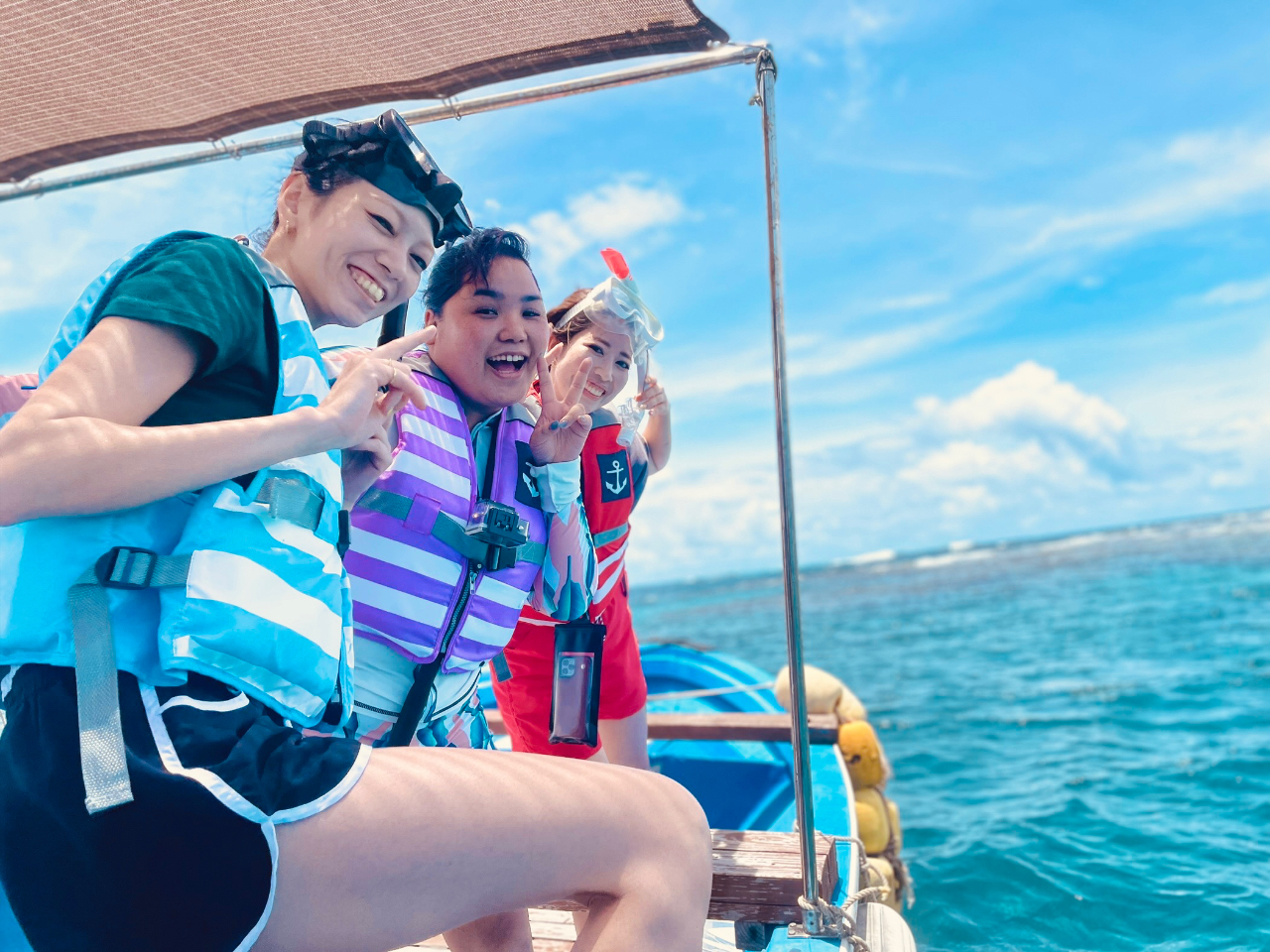 海にも泳ぎます。