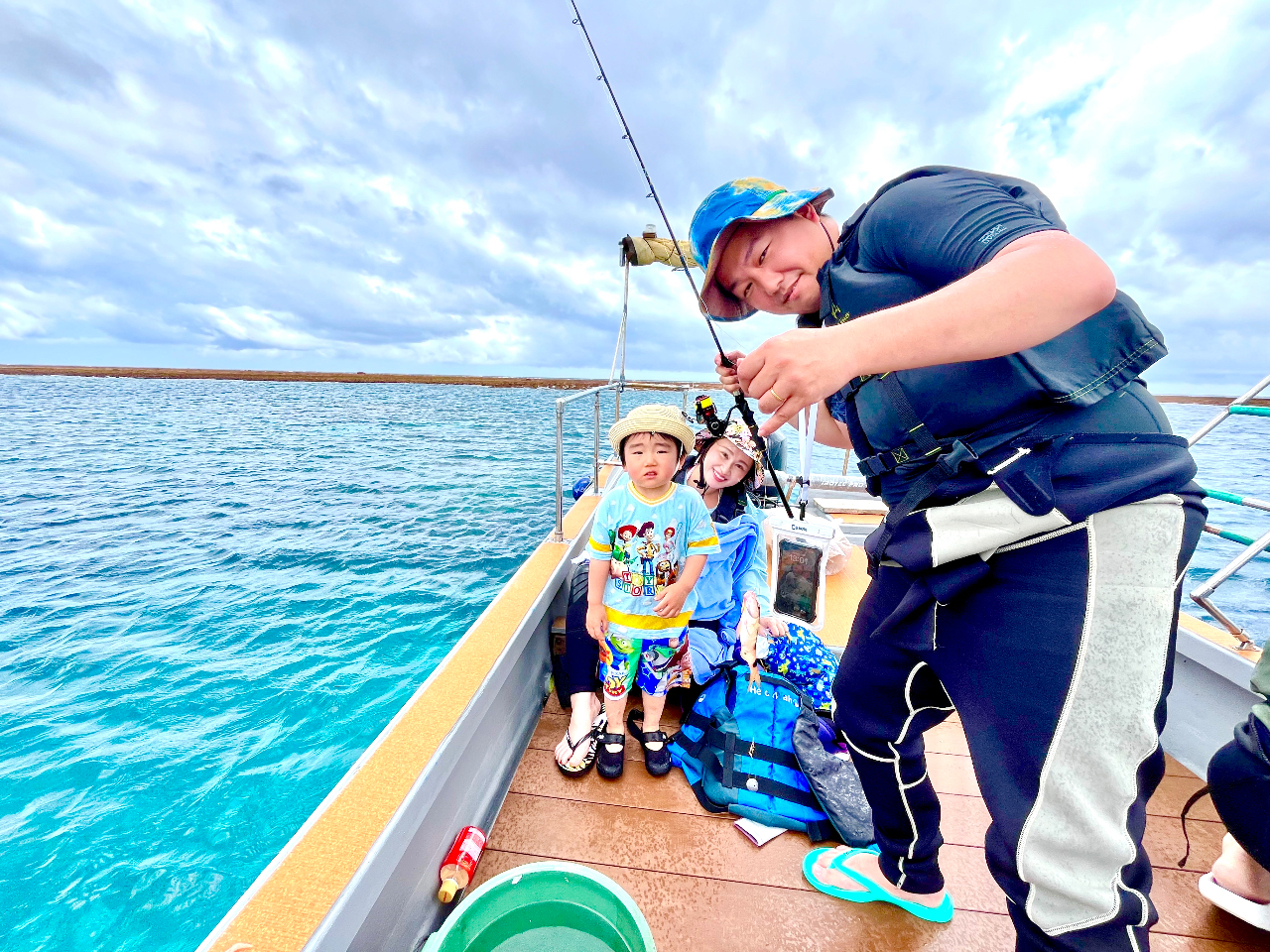 南国の魚を釣って、シュノーケルで観察出来るツアーです!