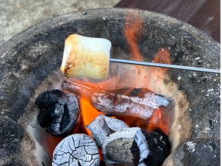 マショマロを焼けば、とろっとろ♪焼くのも楽しいね!