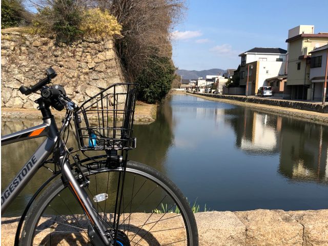 お堀端をゆっくりと