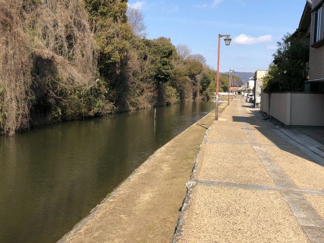 風情のあるお堀の道