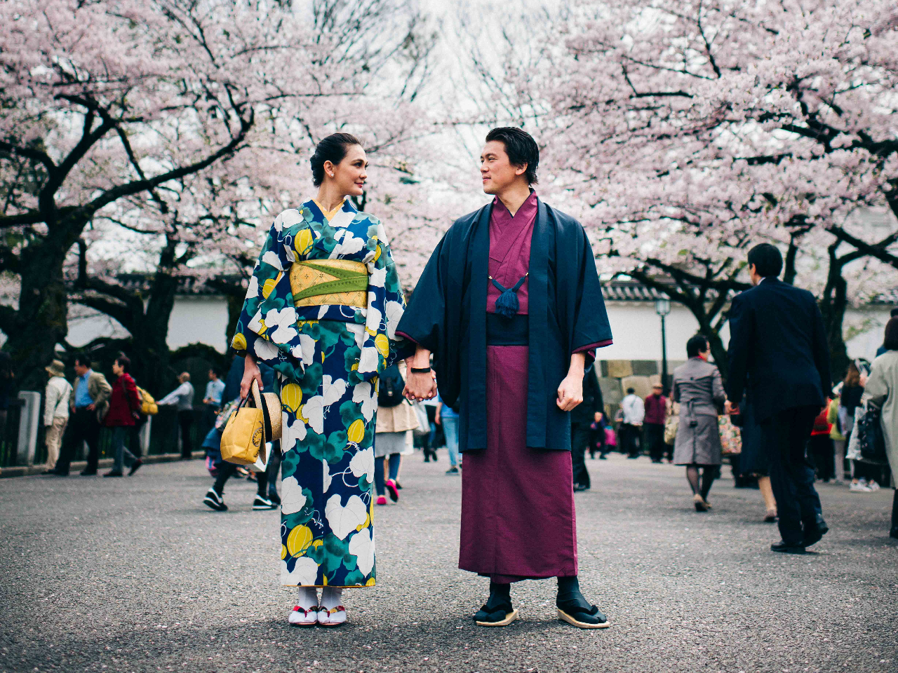 カップルアンティーク正絹着物プラン 簪ヘアセット付き カップルでお得 流行りのアンティーク着物で京都散策 ワンランク上の着物に挑戦 きものレンタルwargo 金沢兼六園店 じゃらん遊び体験