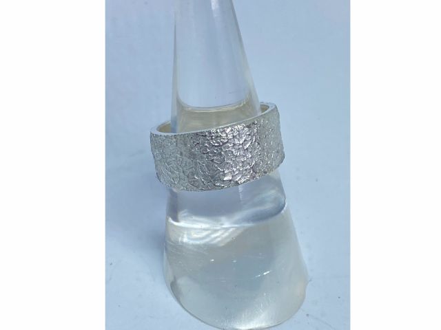 磨きヘラやシルバークロス等でキラキラ。。。完成です!!