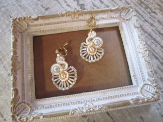 ソウタシエ初心者向きキットです。ソウタシエイヤリング「ロゼット」。ピアスにも変更可能です。2750円。