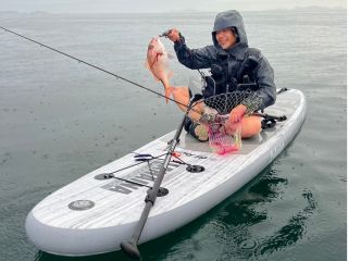 初めてのSUPフィッシングで見事に真鯛ゲット♪