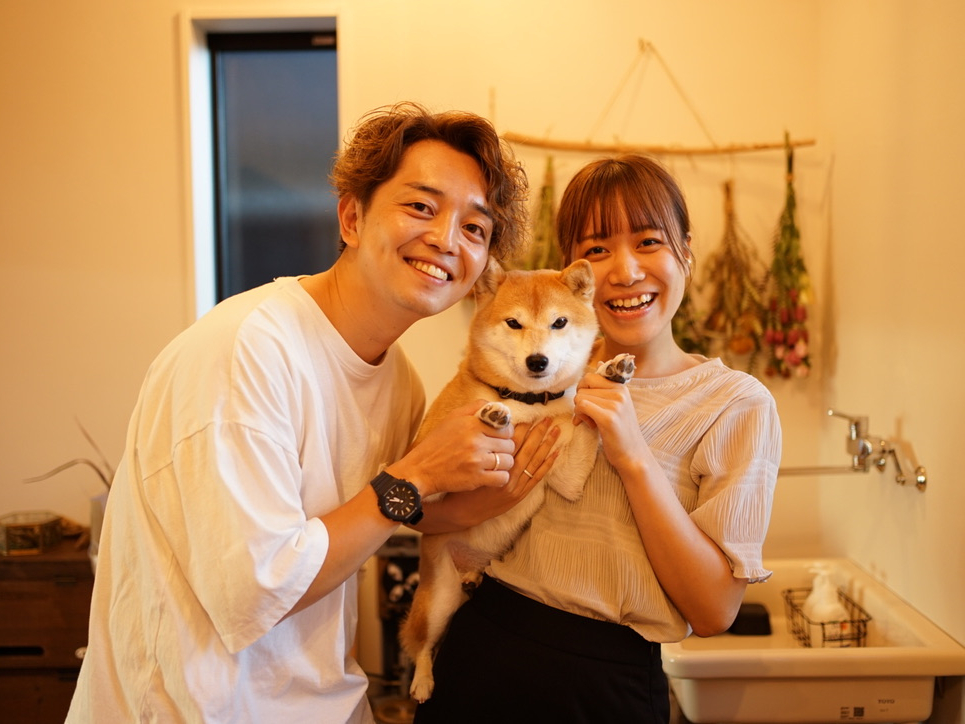 看板犬のあずきがお待ちしております。