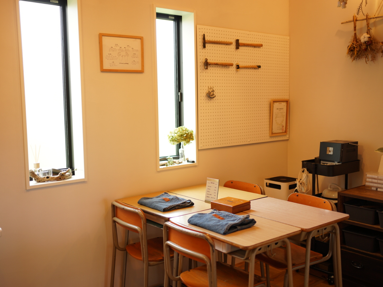 個室なので2人だけの空間で指輪作りをすることができます。