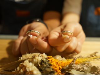 2人だけのオリジナルリングを作成できます。動画撮影も行なっています!