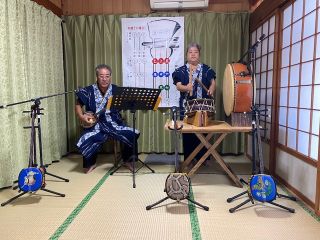 古宇利島喜納三味線体験教室 ご夫婦で優しく丁寧に教えますのでお気軽にお越し下さい