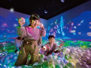 【ZABOOM JOURNEY】冒険型デジタルボールプール。幻想的な海の世界を探索したり、ゴーストマンションに迷い込んだり。時にはハラハラドキドキのバトルも!?