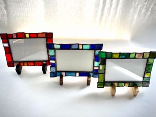 衝立てに立てかけて完成です。透明ガラス裏には3ミリ厚のマットが入ります。