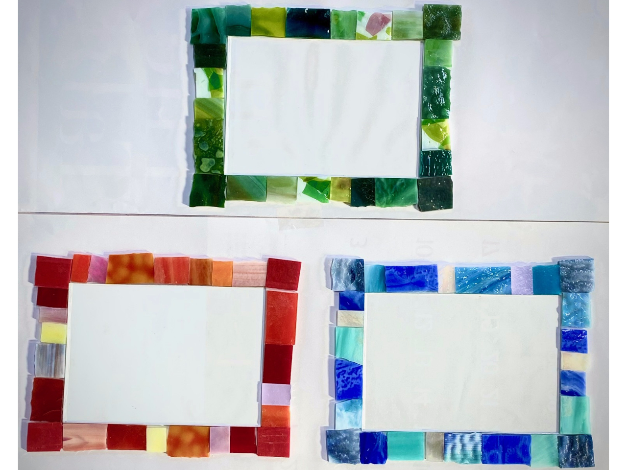 DȐF̃KXIŃNA[KX̉ɕׂ܂B