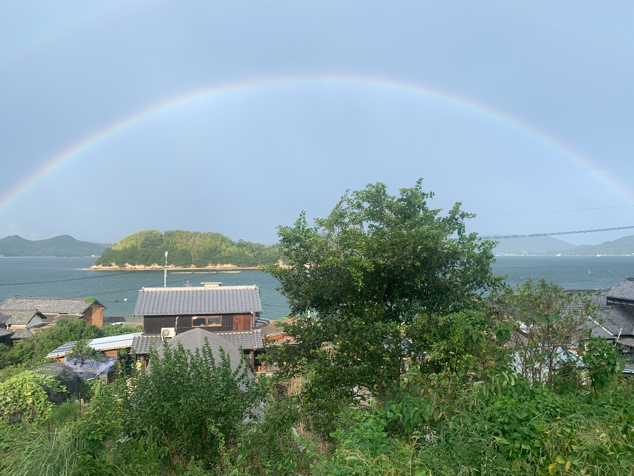 ���X����ȓ����A���̏ォ�猩���邱�Ƃ�